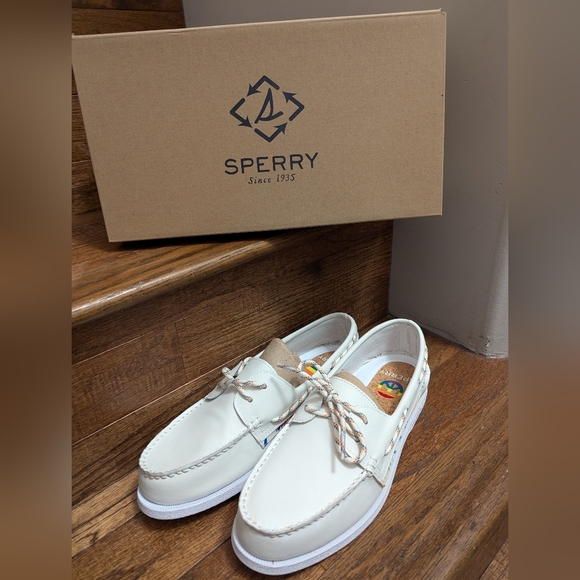 Sperry White Rainbow Boat Shoes, Exclusive Pride Edition unisex 10.5 M 12 W NIB - Picture 2 of 15